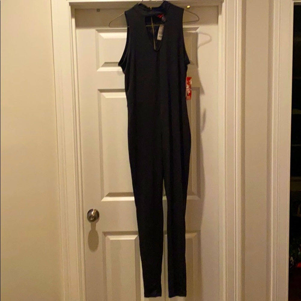 Brand new keyhole sleeveless romper